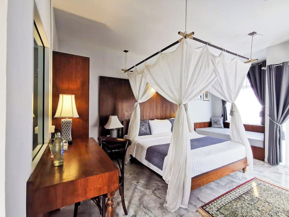 Villa Amphawa Deluxe Plus King bed 4