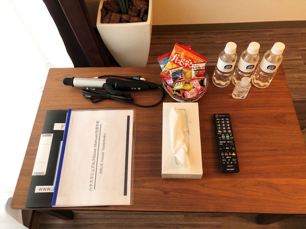 At RLiS House Tsutenkaku Deluxe Double Room, Non Smoking 4