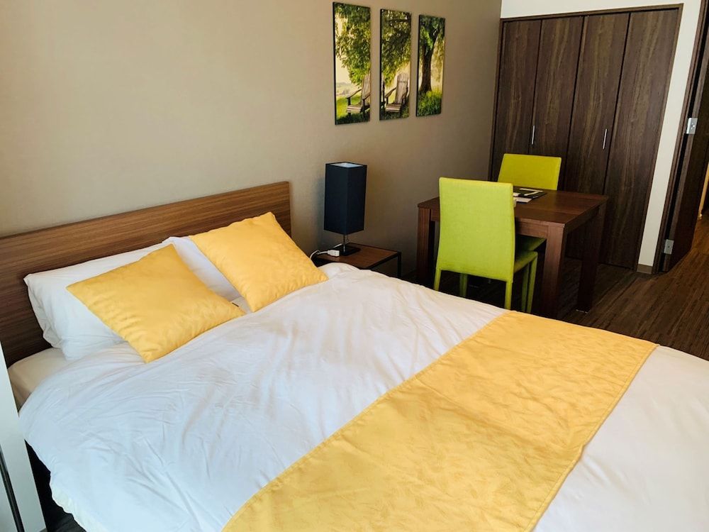 At RLiS House Tsutenkaku Double Room, Non Smoking 2