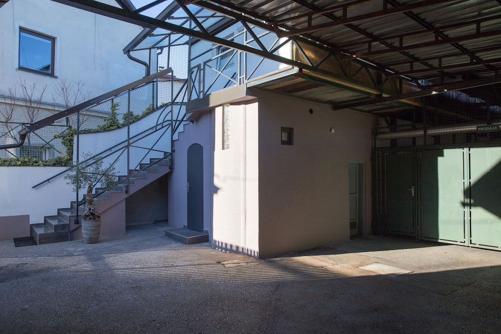 undefined Apartments SHISHKA 5