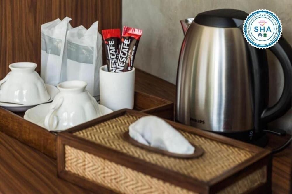 Blue River Resort Family Room with Garden 11