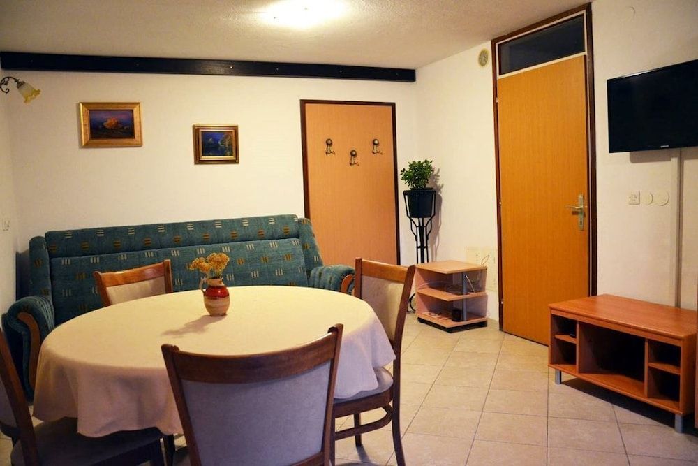 Apartments Lenardic Apartment 5