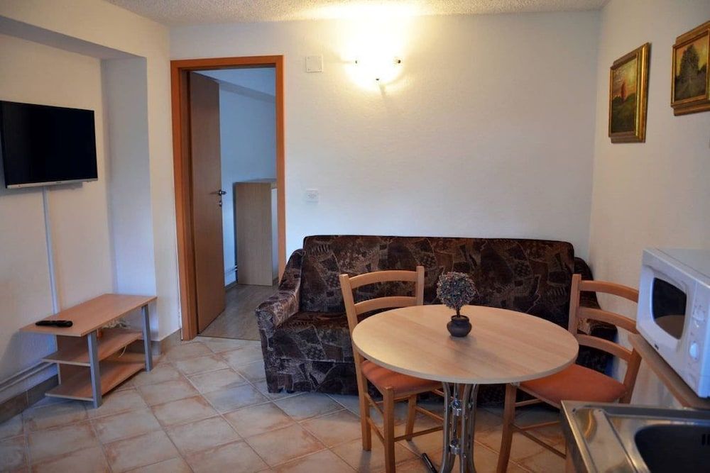 Apartments Lenardic Apartment, Ground Floor 4