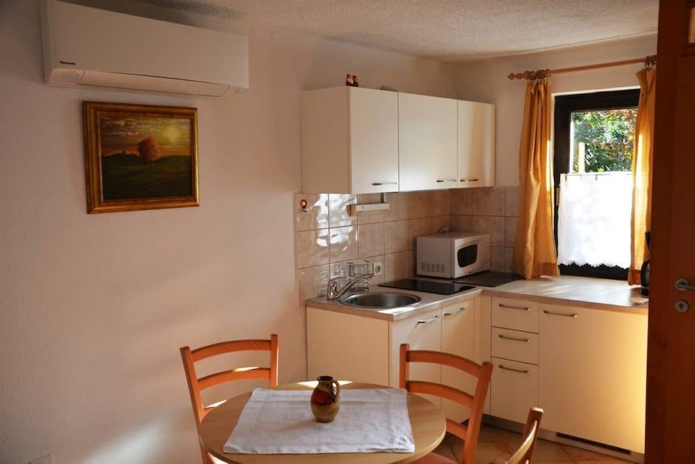 Apartments Lenardic Apartment, Ground Floor 5