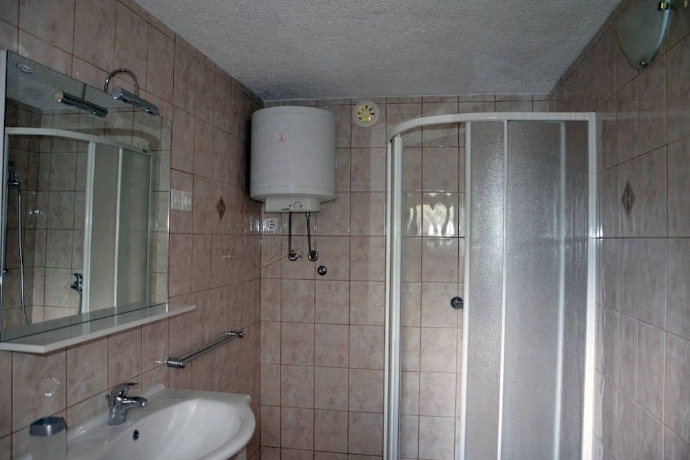 Apartments Lenardic Apartment, Ground Floor 9