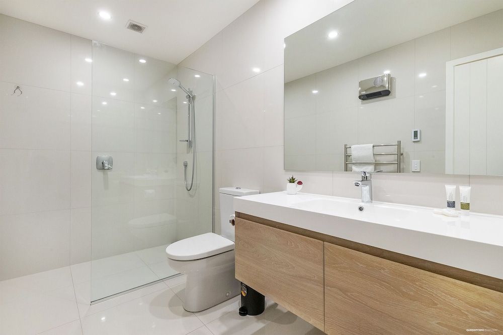 Executive Living in Bluewater Private 2 Bedrooms Executive Apartment 13