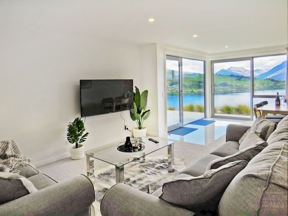 undefined Executive Living in Bluewater 10