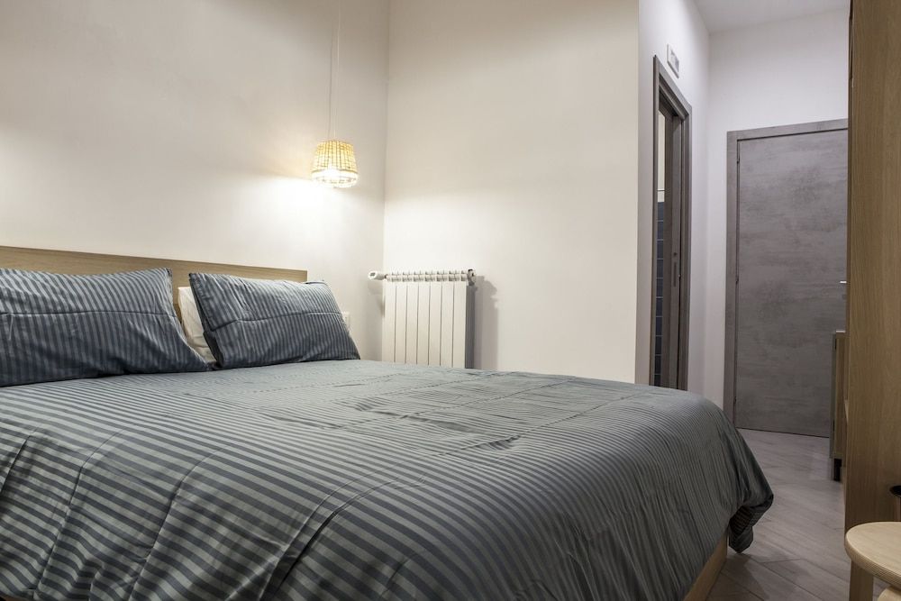 Pomodoro Bed Superior Double Room, 1 King Bed, Ensuite, Tower 10