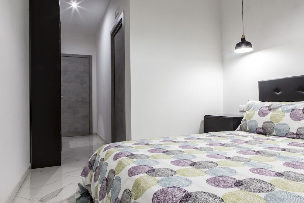 Pomodoro Bed Superior Double Room, 1 King Bed, Ensuite, Tower 7