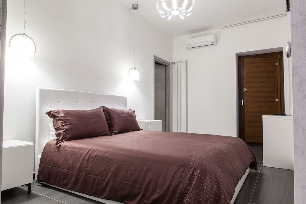 Pomodoro Bed Superior Double Room, 1 King Bed, Ensuite, Tower 4