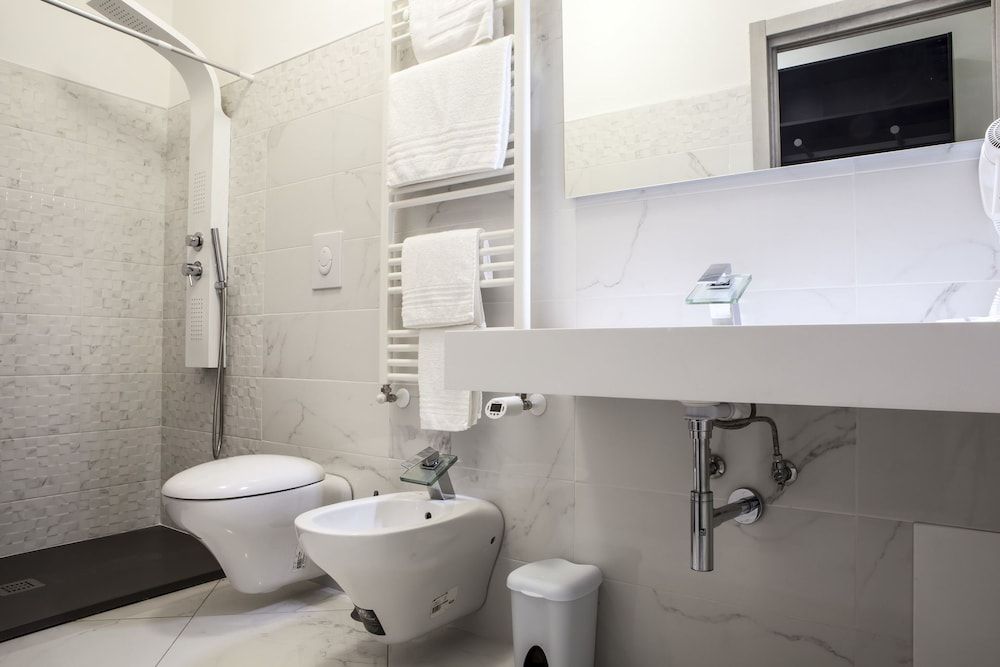 Pomodoro Bed Superior Double Room, 1 King Bed, Ensuite, Tower 15