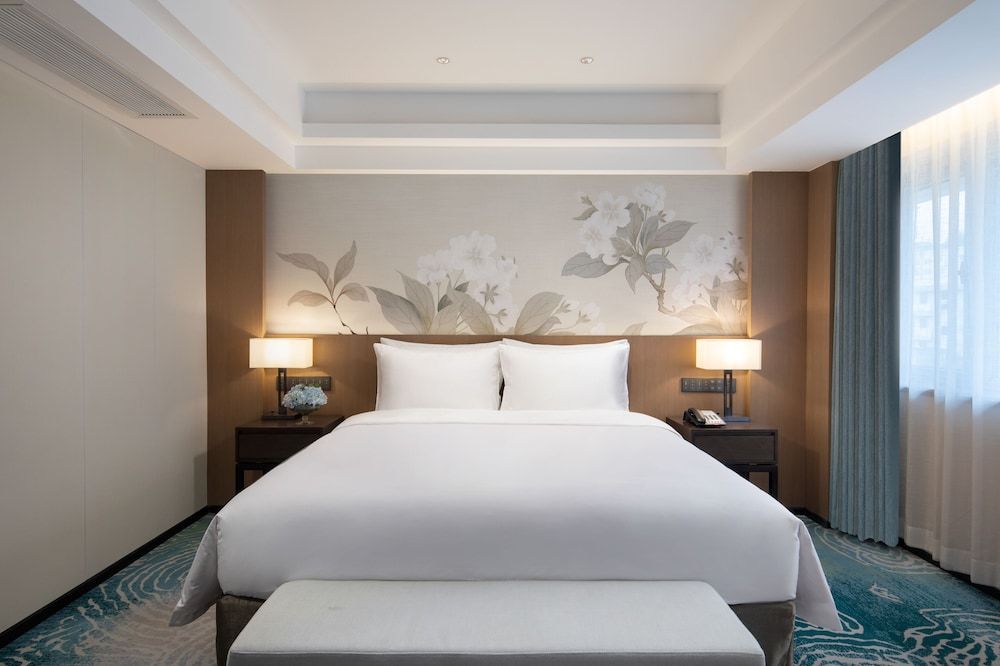 Deluxe Premier King Room