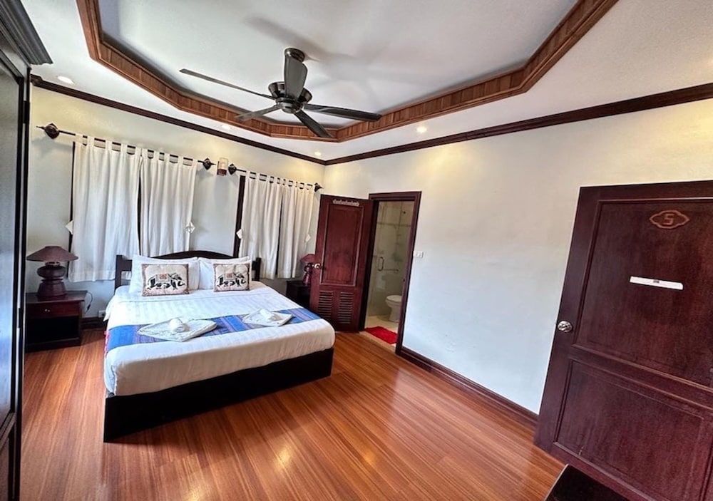 Y Not Lao Villa Deluxe Double Room, 1 King Bed 14