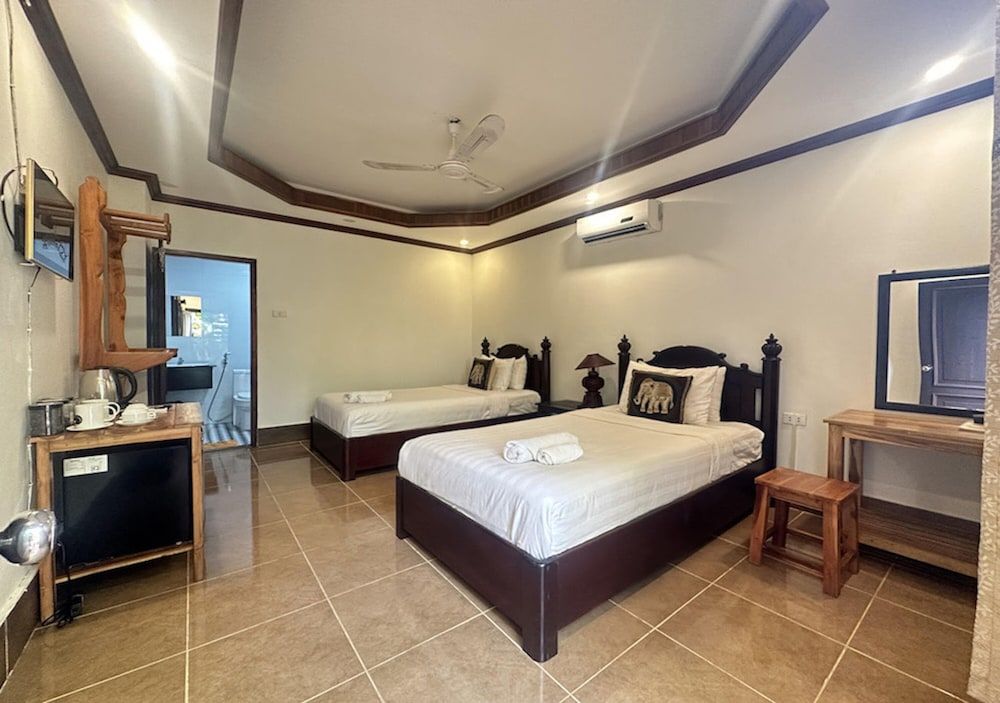 Y Not Lao Villa Deluxe Twin Room 8