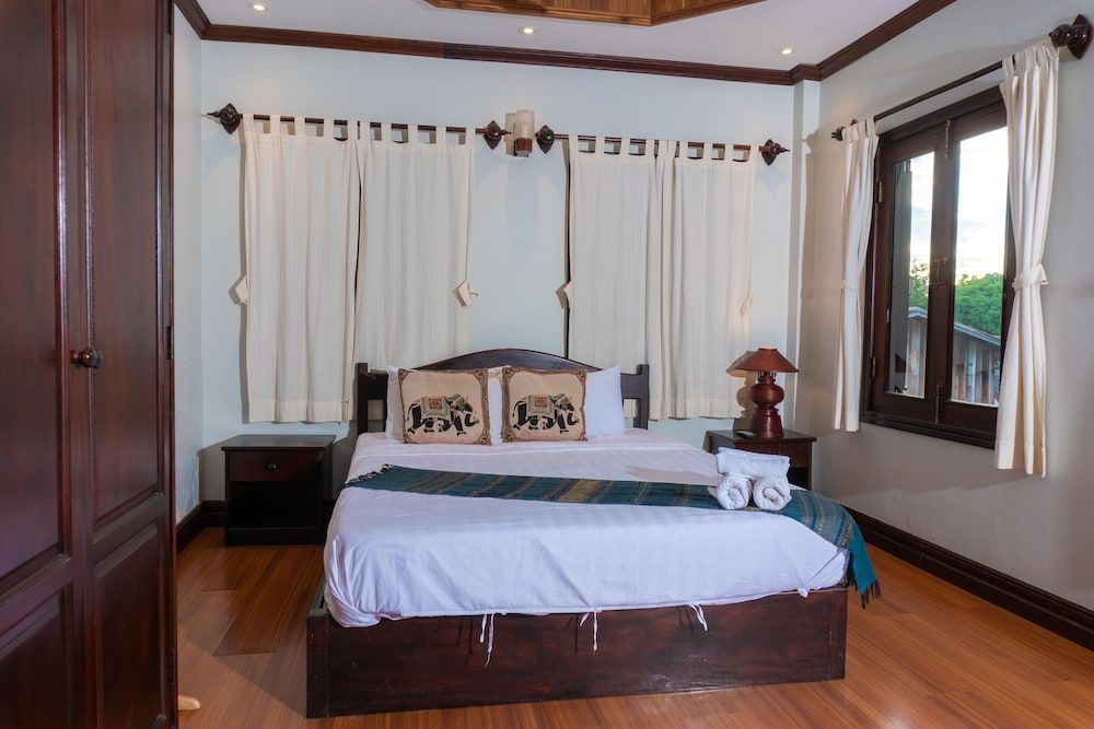 Y Not Lao Villa Deluxe Double Room, 1 King Bed 5