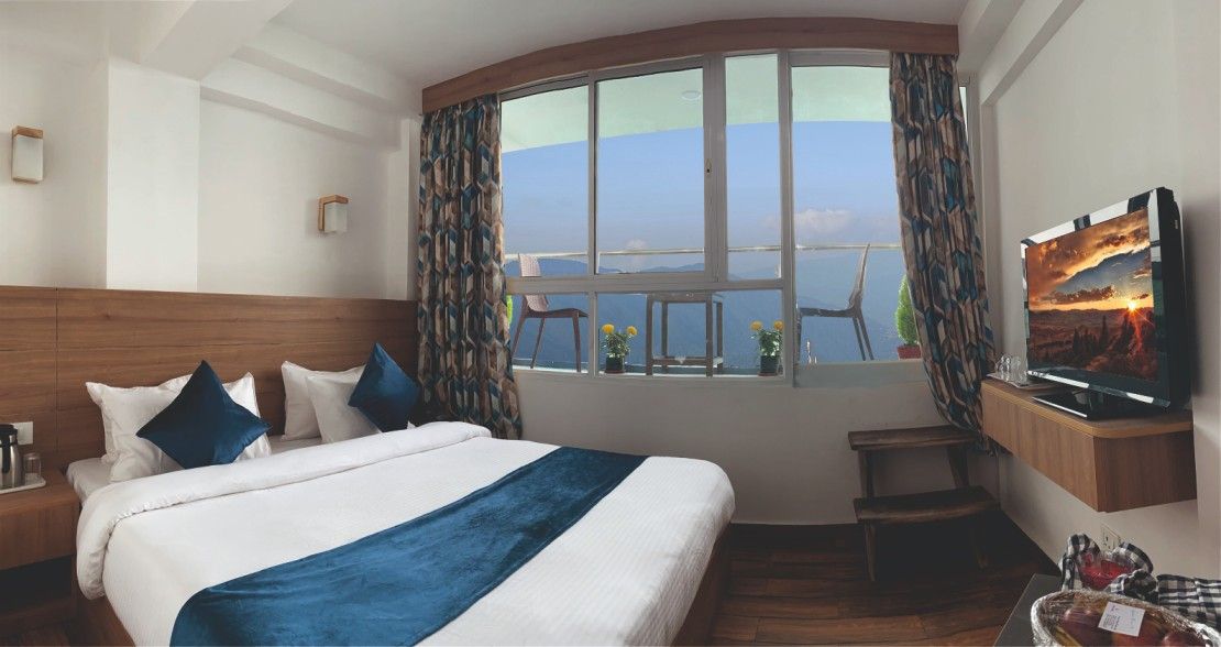 Cozy Room with Balcony and Mountain View (New Wing)