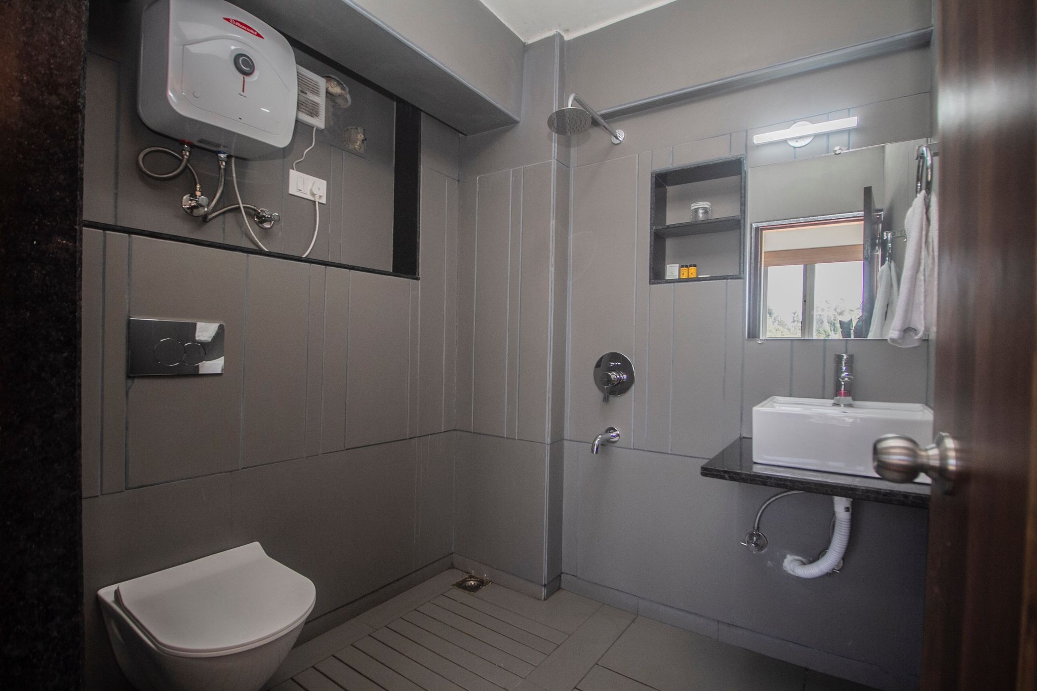 Cozy Room with Balcony and Mountain View (New Wing)