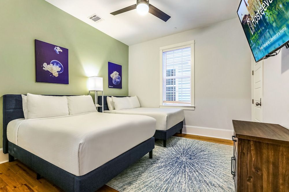 Signature Condo, 5 Bedrooms, Pool Access