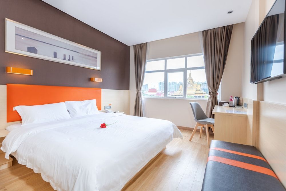 7 Days Premium Hotel Superior Double Room 4