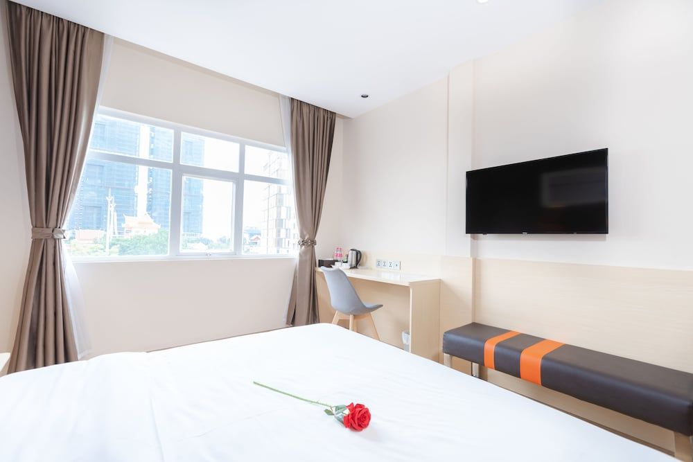 7 Days Premium Hotel Superior Double Room 5