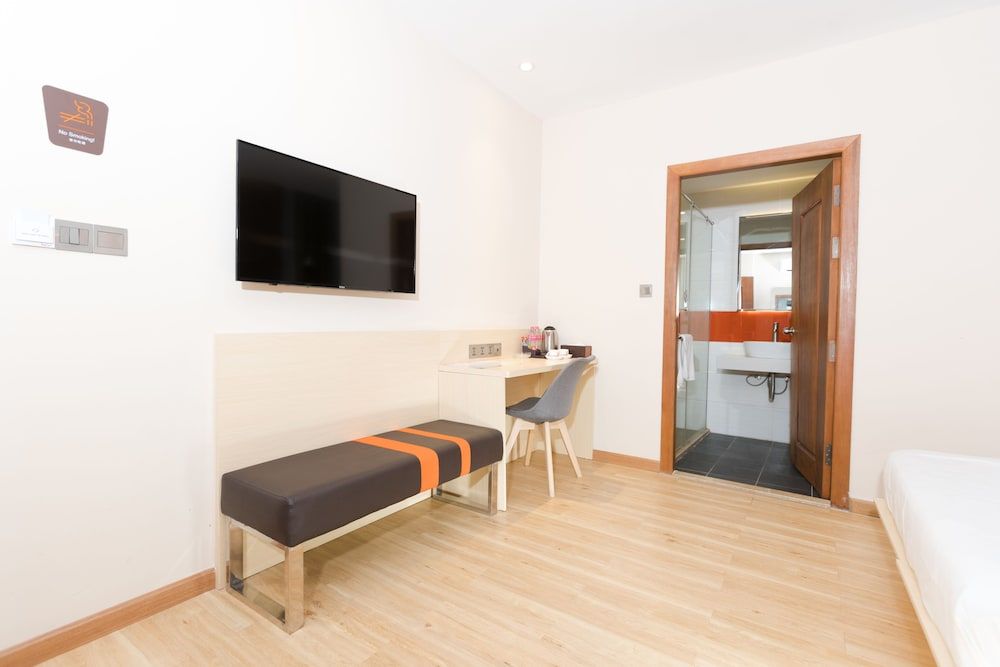 7 Days Premium Hotel Superior Double Room 14