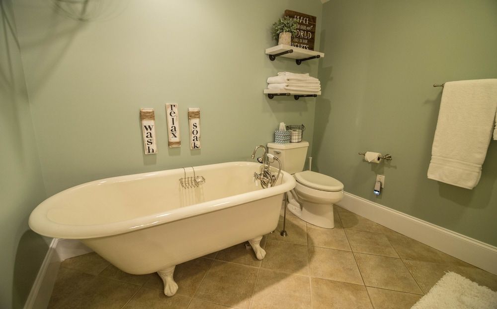 Deluxe Suite, 1 King Bed, Non Smoking