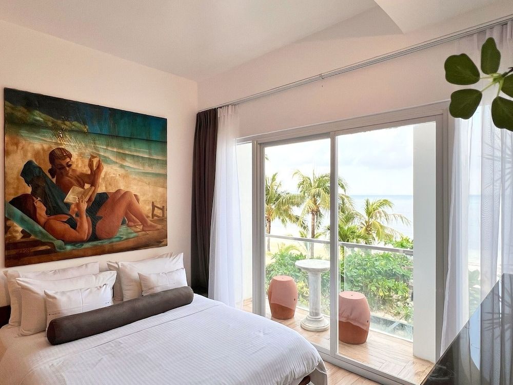 Palassa Private Residences Premier Double Room, 1 Queen Bed, Balcony, Ocean View 4
