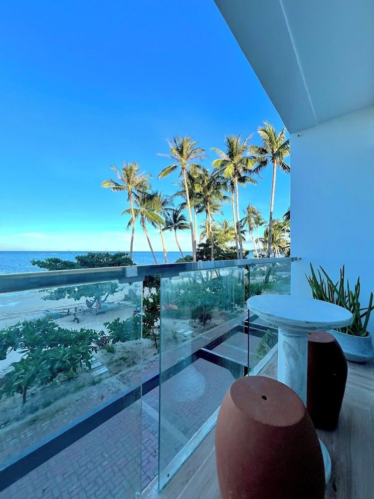 Palassa Private Residences Premier Double Room, 1 Queen Bed, Balcony, Ocean View 9