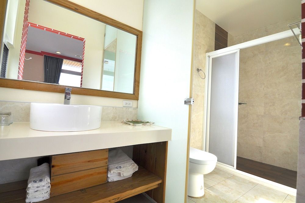 Star Sea B&B Deluxe Quad Room with Sea View , Balcony 5