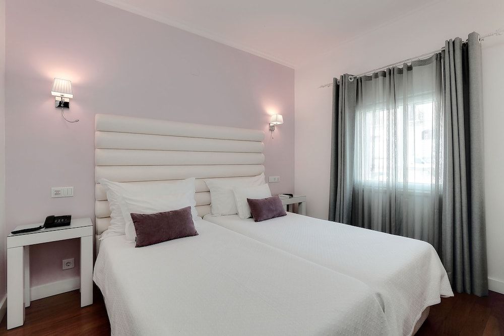 Vila São Vicente - Adults Only Twin Room, Street View (either basement or ground floor) 4