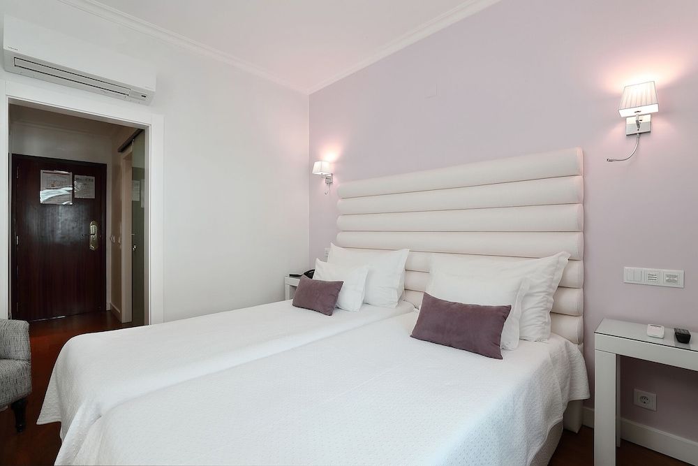 Vila São Vicente - Adults Only Twin Room, Street View (either basement or ground floor) 2