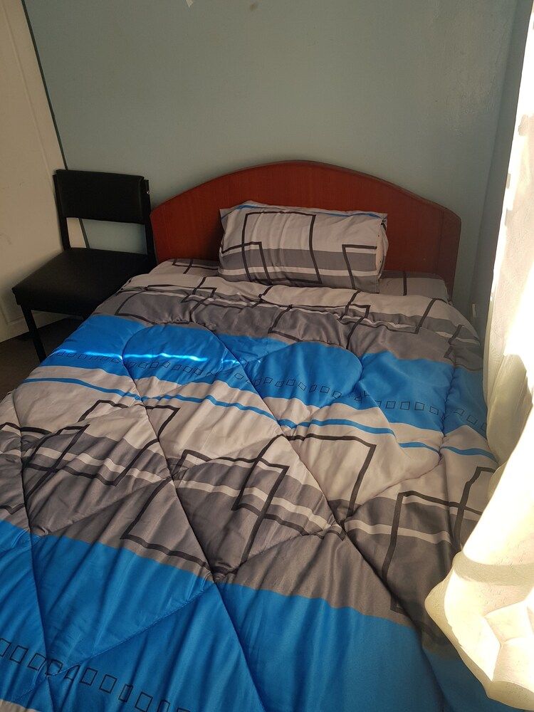 undefined Cosy Sunflower House Nairobi with Wi-Fi 6