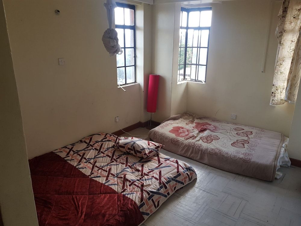 undefined Cosy Sunflower House Nairobi with Wi-Fi 2