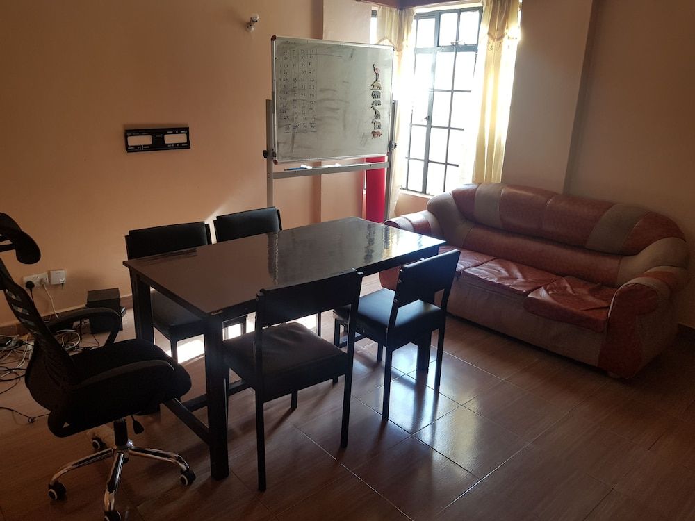 undefined Cosy Sunflower House Nairobi with Wi-Fi 10
