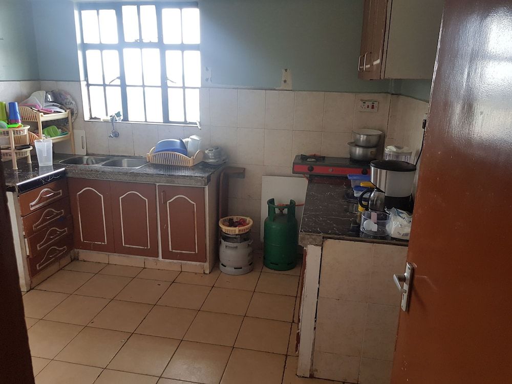 undefined Cosy Sunflower House Nairobi with Wi-Fi 7