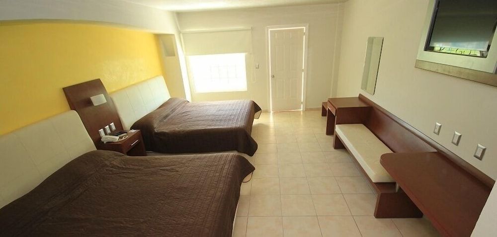 Hotel Splash Inn Executive Room 2