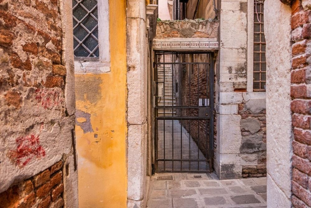 undefined Palazzo Da Ponte 6