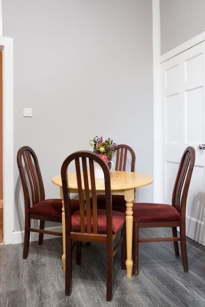 Stunning 2-bed Apartment in Central Edinburgh Apartment 27