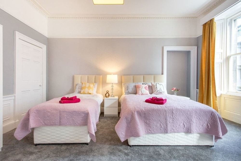Stunning 2-bed Apartment in Central Edinburgh Apartment 14