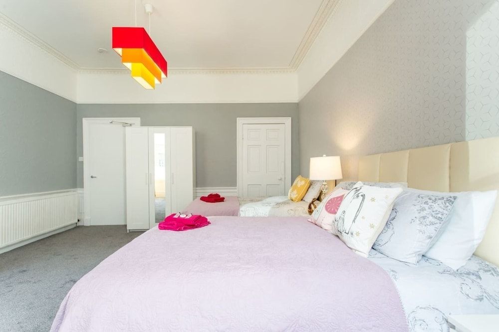 Stunning 2-bed Apartment in Central Edinburgh Apartment 15