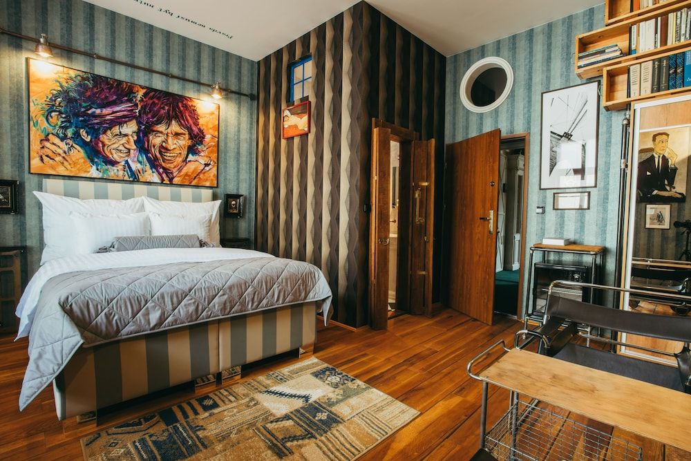 Divná Pani Luxury Gallery Rooms Galeria New Art 4