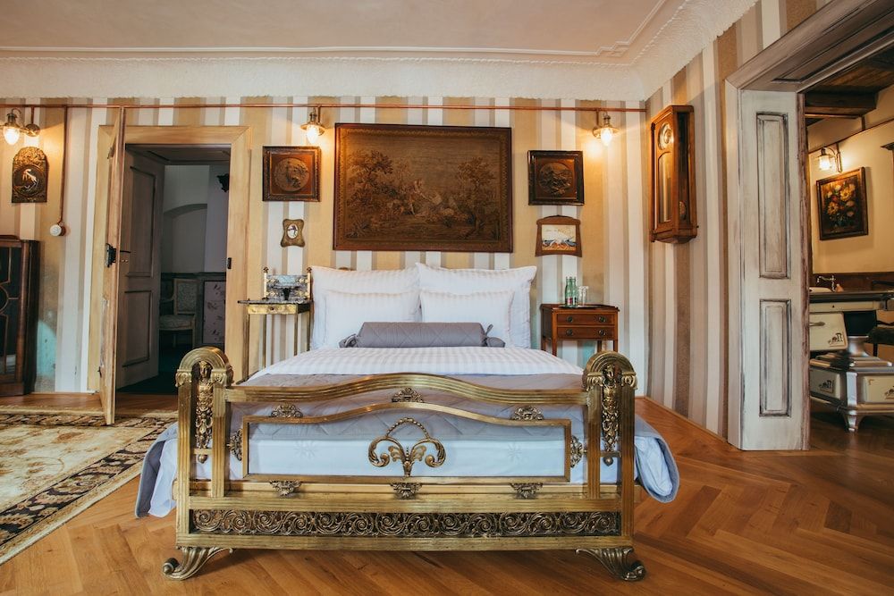 Divná Pani Luxury Gallery Rooms Galeria Art Nouveau 2