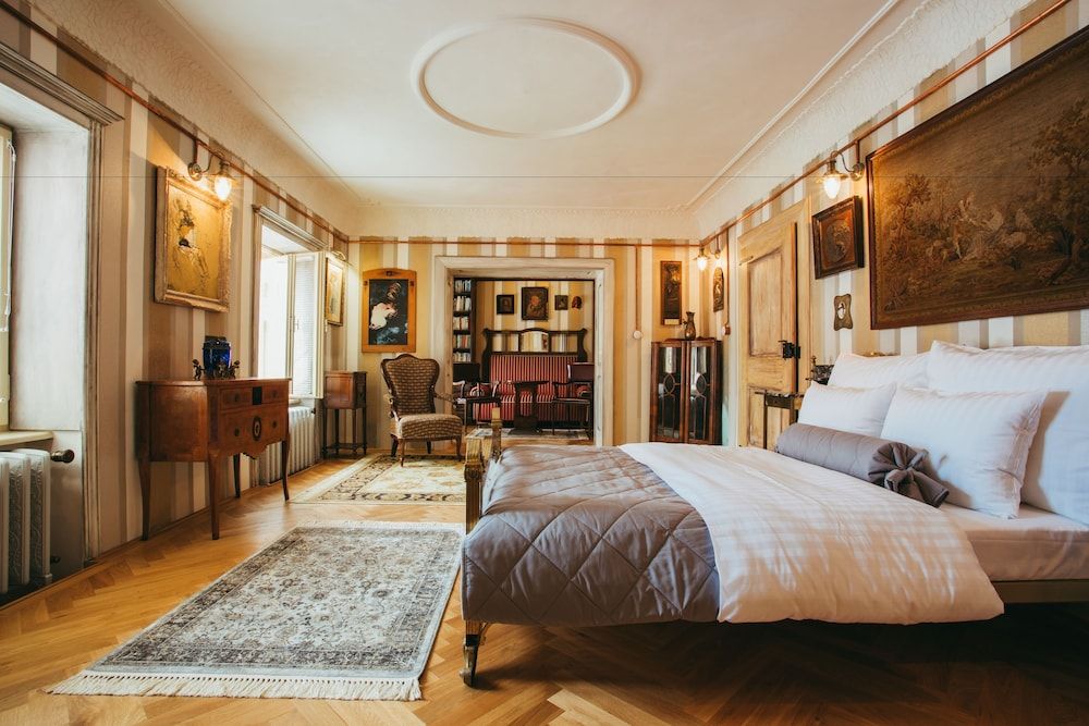 Divná Pani Luxury Gallery Rooms Galeria Art Nouveau 3