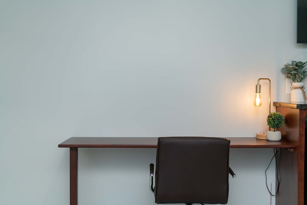 Gallops Motel Deluxe Double Room 11