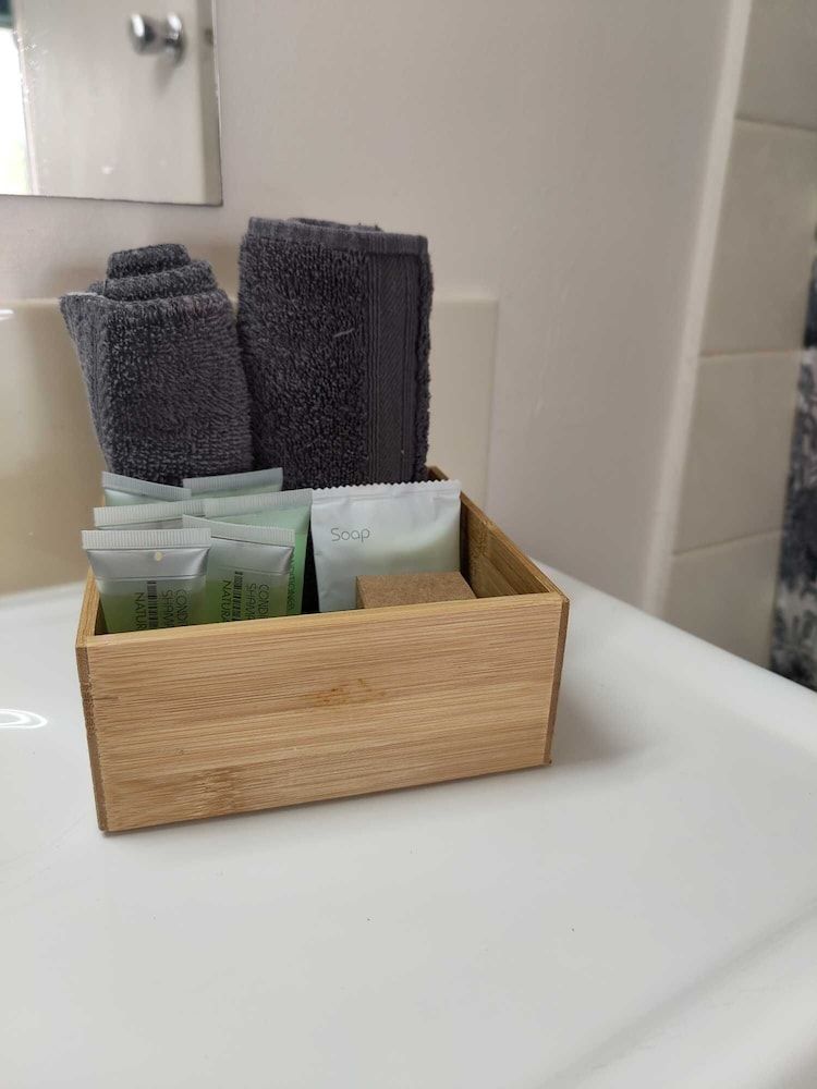 Charlton Motel - Victoria Deluxe Double or Twin Room, Non Smoking 11