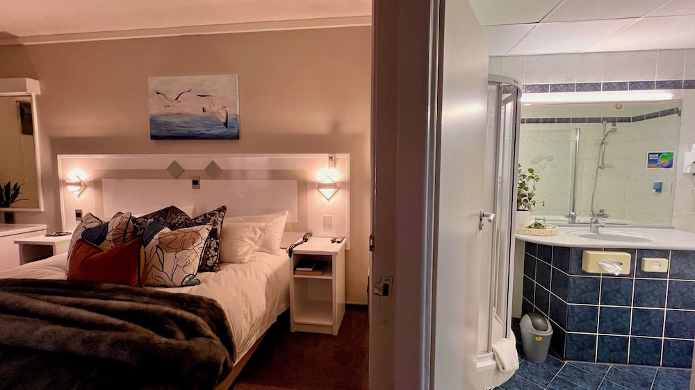 Lüderitz Nest Hotel Luxury Suite 2