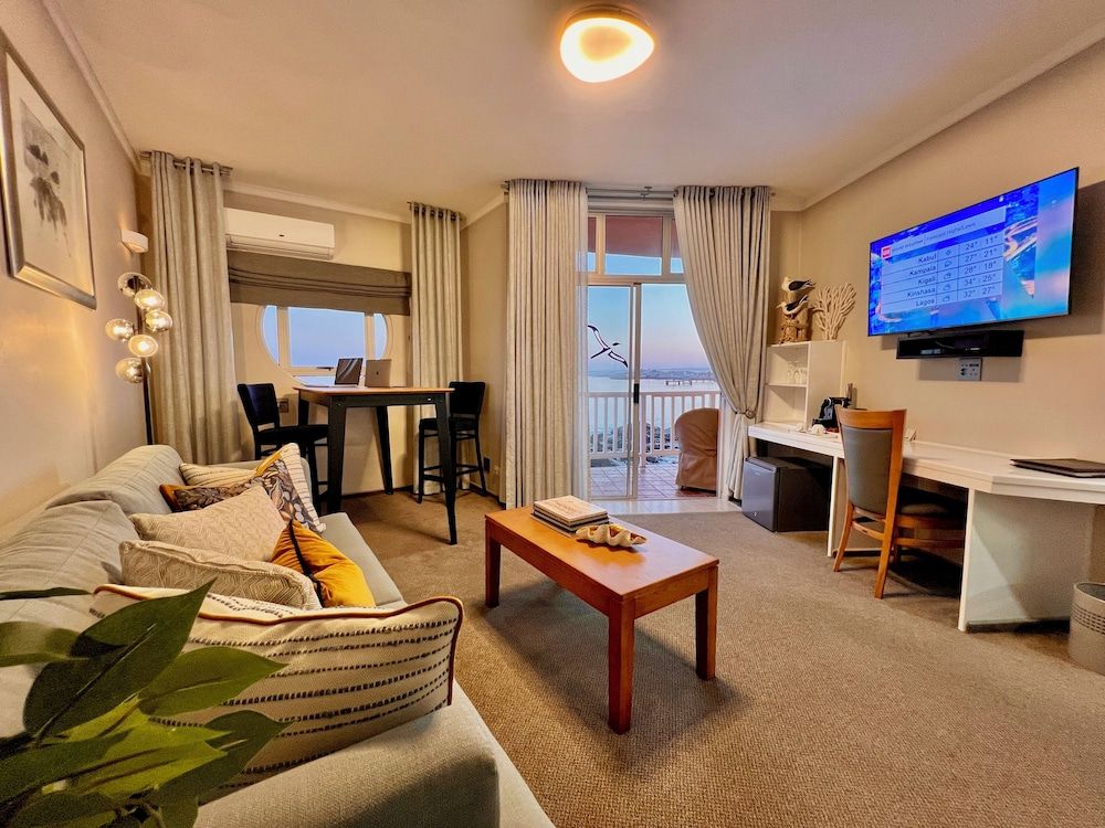 Lüderitz Nest Hotel Luxury Suite 10