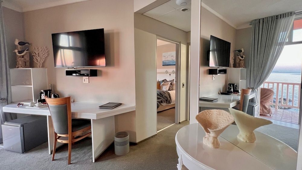 Lüderitz Nest Hotel Luxury Suite 11