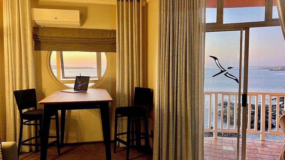 Lüderitz Nest Hotel Luxury Suite 5