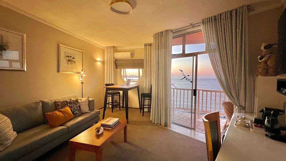 Lüderitz Nest Hotel Luxury Suite 12